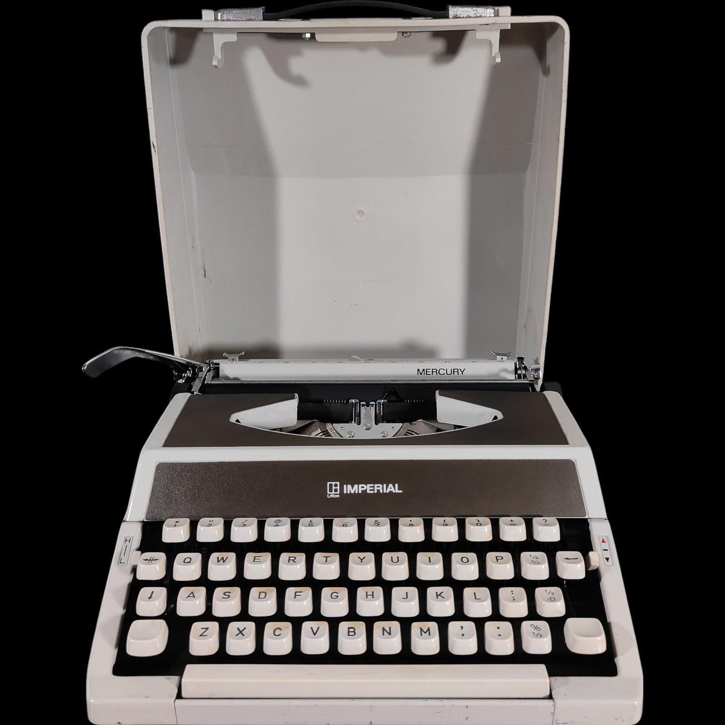 Image of Imperial Mercury Typewriter. Available from universaltypewritercompany.in