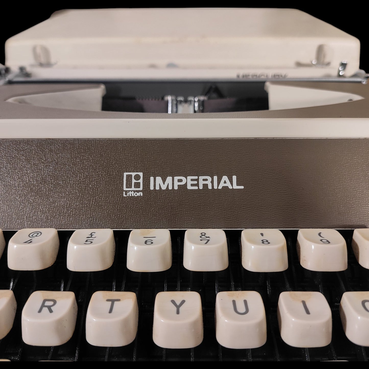 Image of Imperial Mercury Typewriter. Available from universaltypewritercompany.in