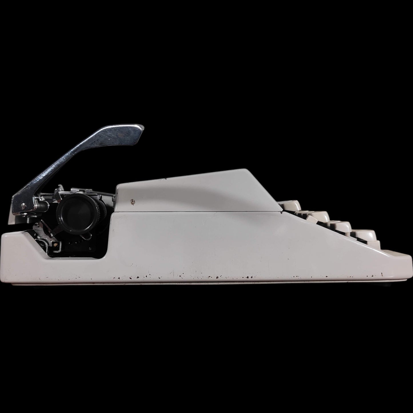 Image of Imperial Mercury Typewriter. Available from universaltypewritercompany.in
