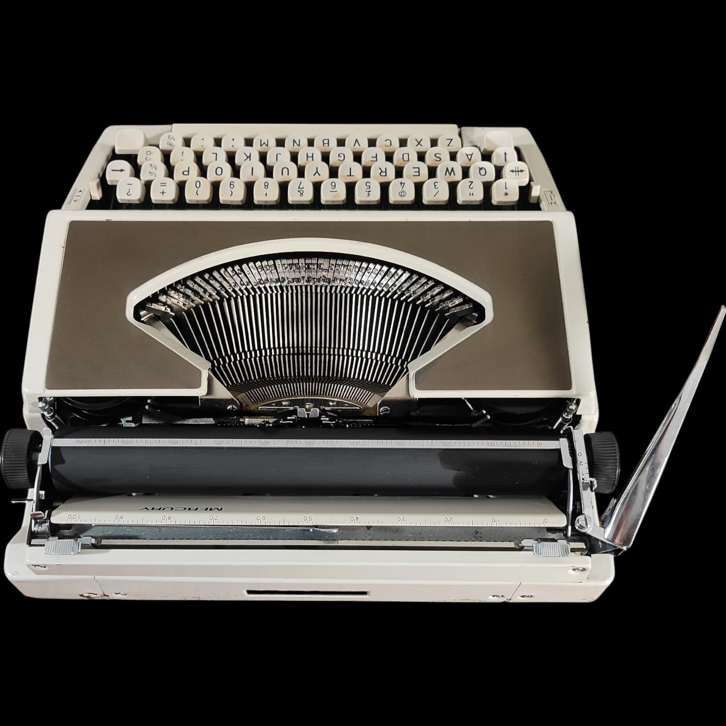 Image of Imperial Mercury Typewriter. Available from universaltypewritercompany.in
