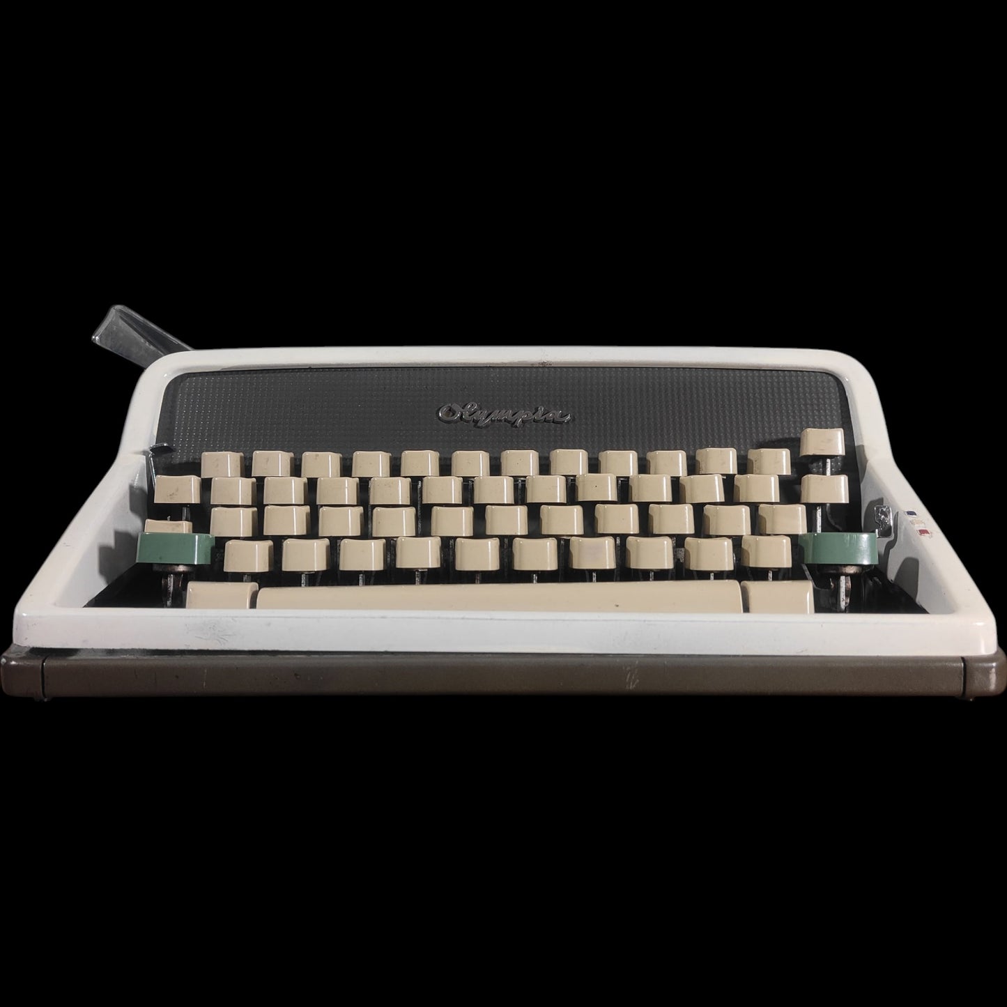 Image of Olympia SM7 Typewriter. Available from universaltypewritercompany.in
