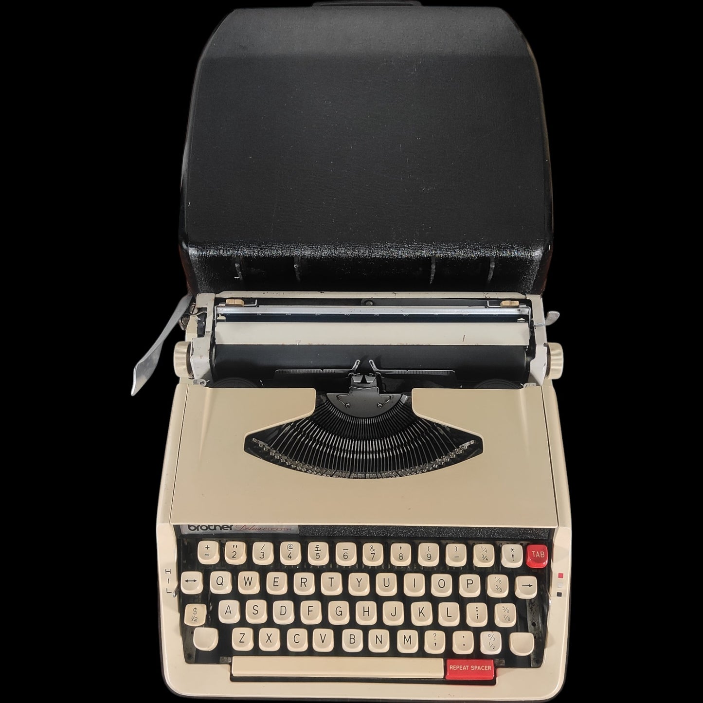 Image of Brother Deluxe 850TR Typewriter. Available from universaltypewritercompany.in