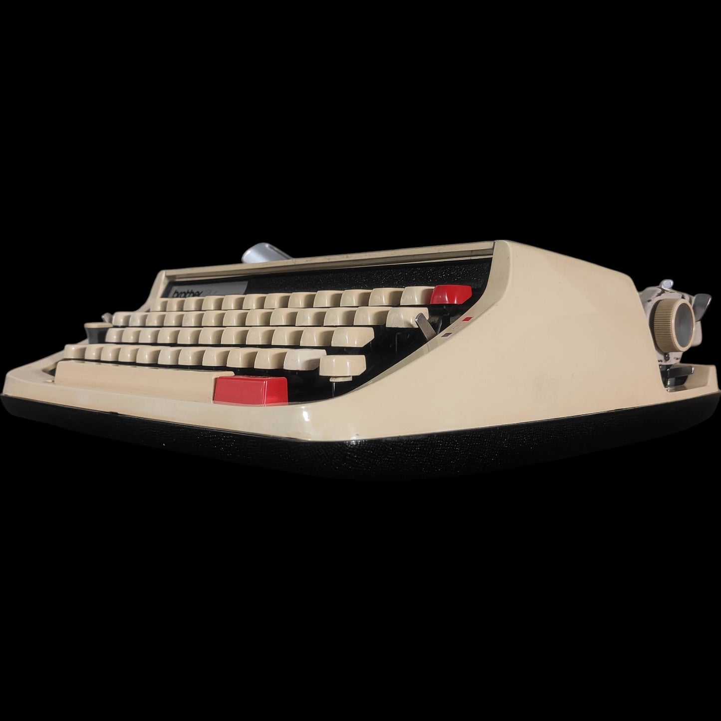 Image of Brother Deluxe 850TR Typewriter. Available from universaltypewritercompany.in
