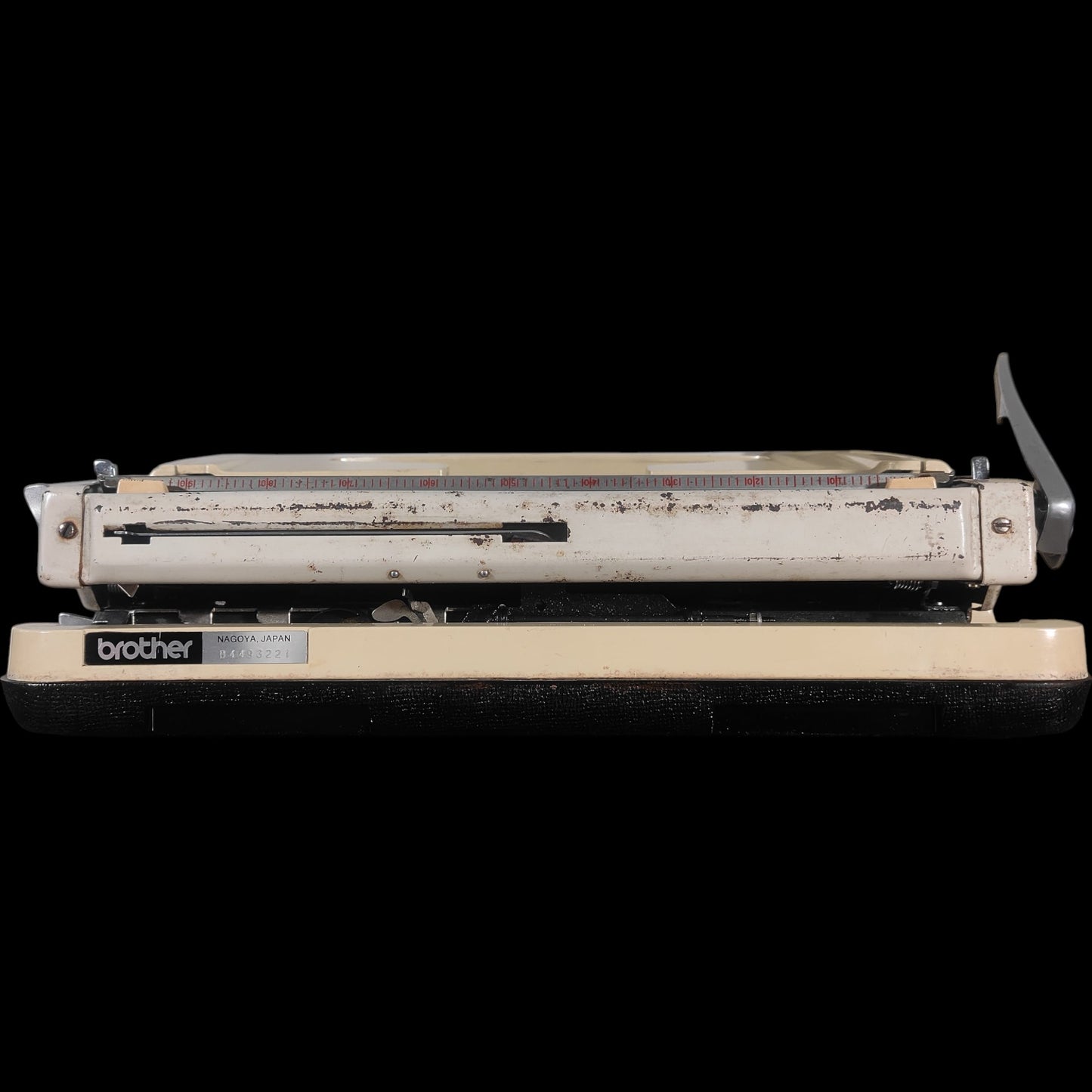 Image of Brother Deluxe 850TR Typewriter. Available from universaltypewritercompany.in