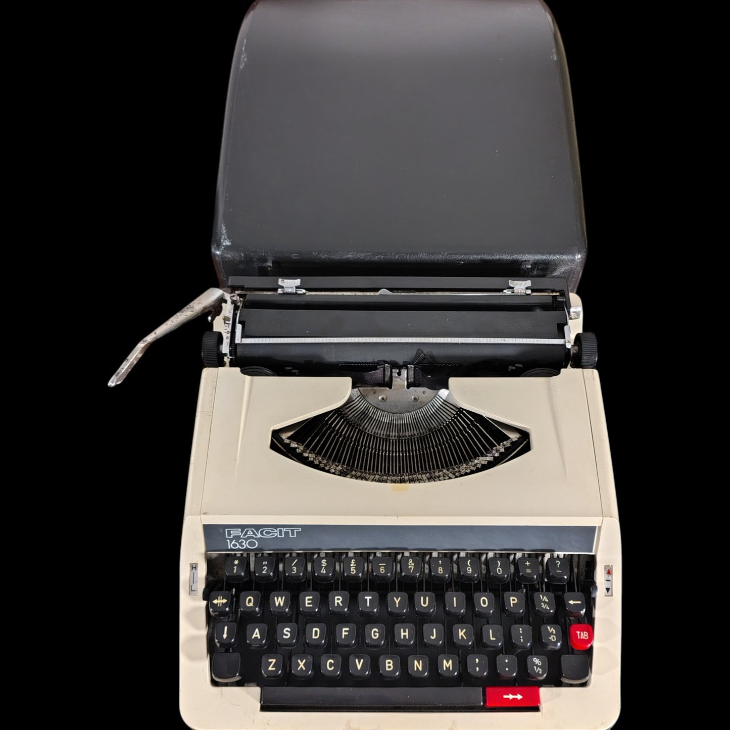 Image of Facit 1630 Typewriter. Available from universaltypewritercompany.in