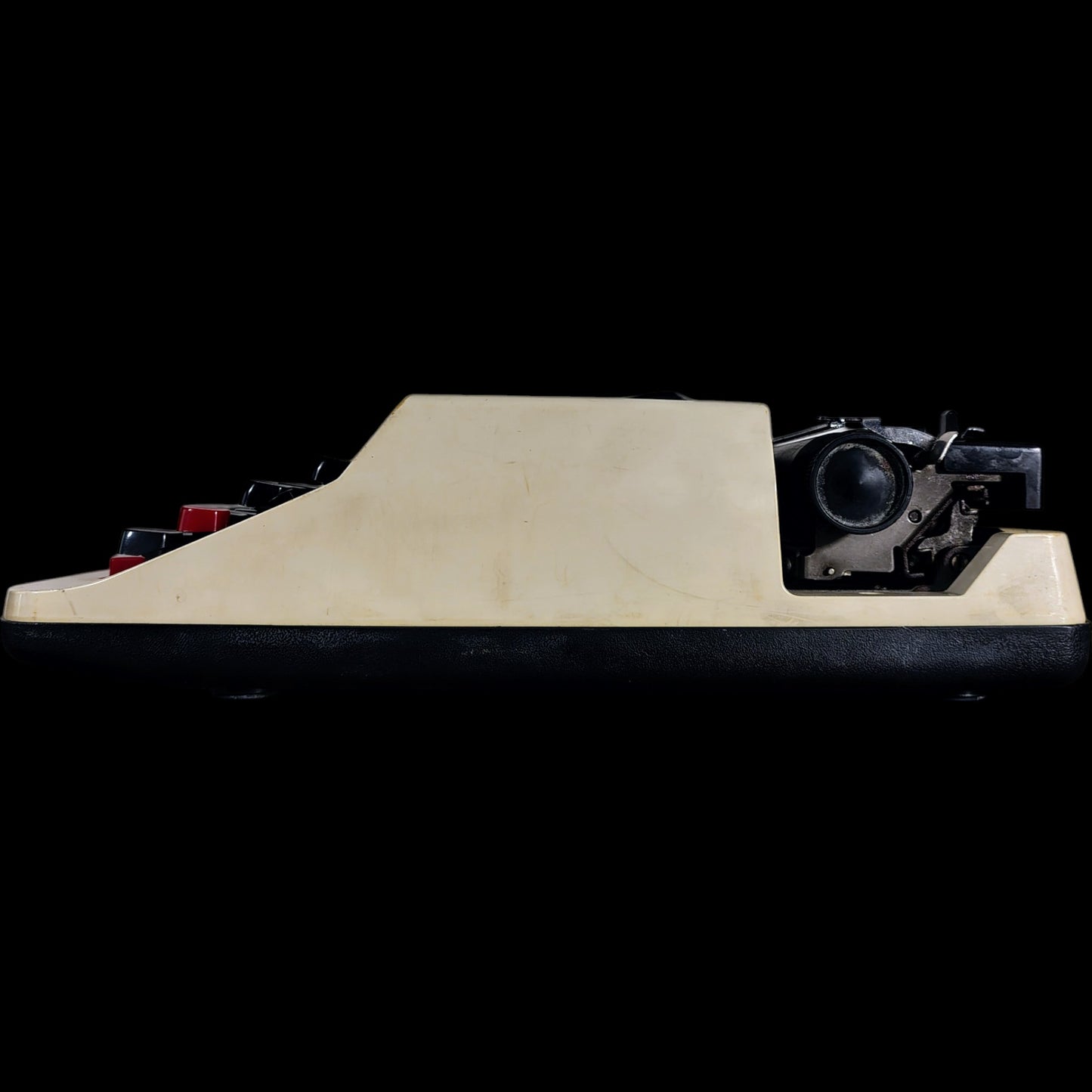Image of Facit 1630 Typewriter. Available from universaltypewritercompany.in