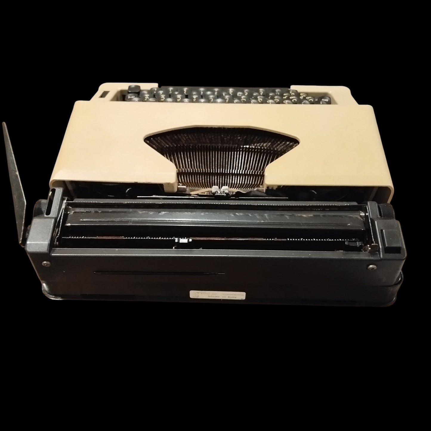 Image of Rover 4000 Comfort Urdu Arabic Typewriter. Available from universaltypewritercompany.in