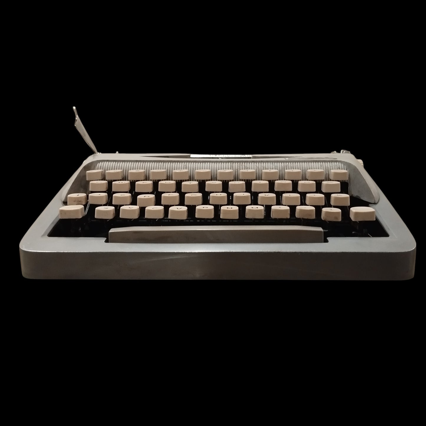 Image of Royal Royalite 120 Typewriter. Available from universaltypewritercompany.in