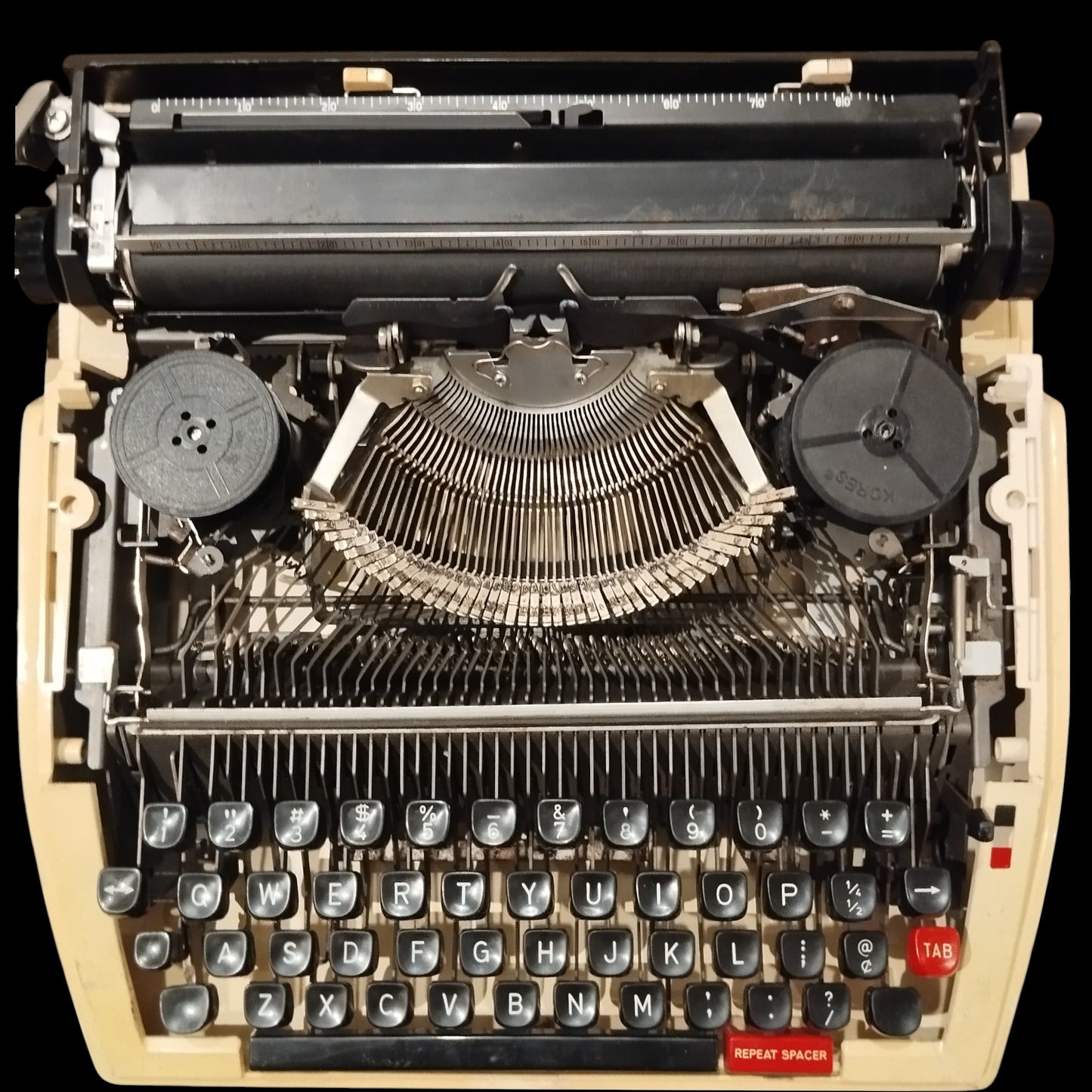 Image of Brother 750TR Typewriter. Available from universaltypewritercompany.in