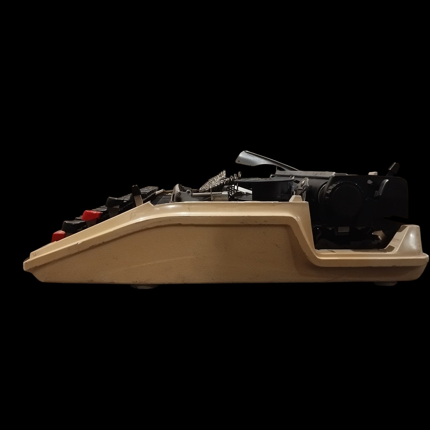 Image of Brother 750TR Typewriter. Available from universaltypewritercompany.in