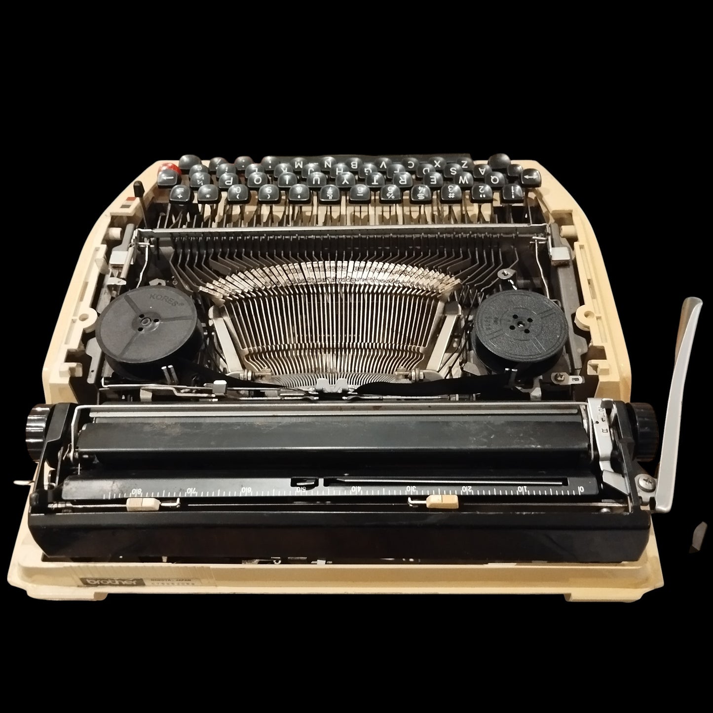 Image of Brother 750TR Typewriter. Available from universaltypewritercompany.in