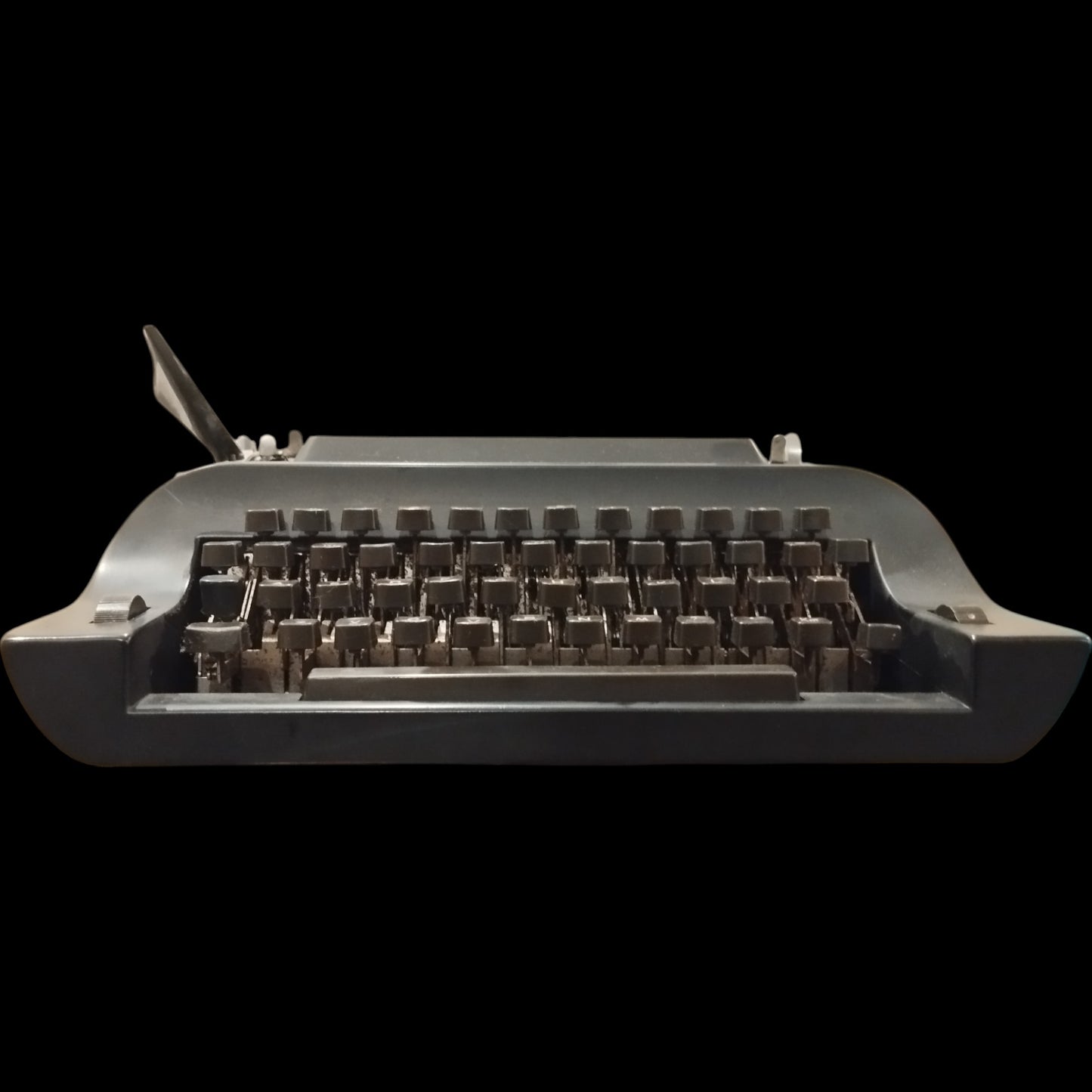 Image of Remington 20 Typewriter. Available from universaltypewritercompany.in