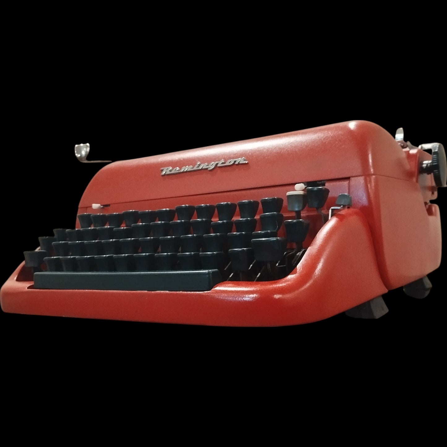 Image of Remington Personal Portable Typewriter. Available from universaltypewritercompany.in