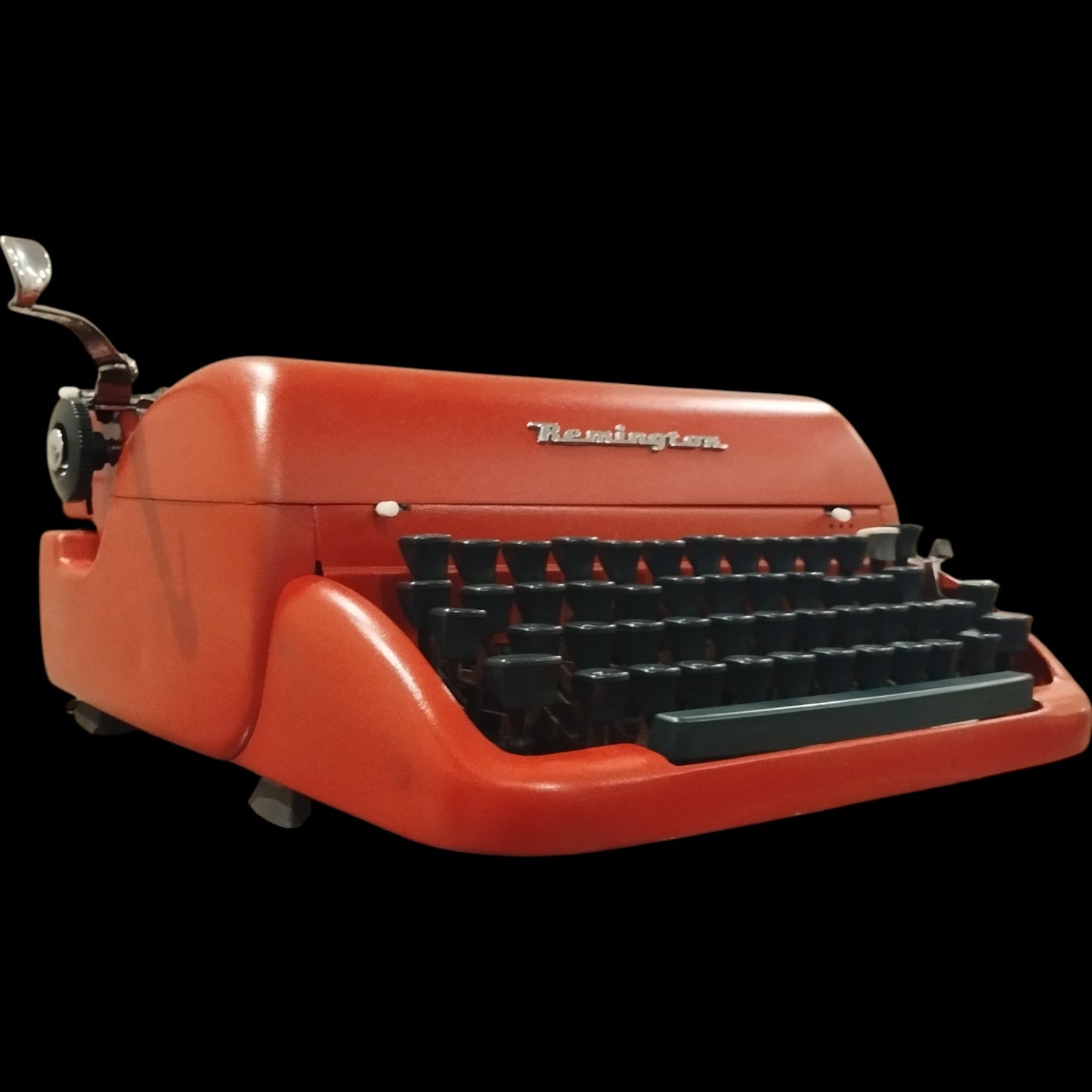 Image of Remington Personal Portable Typewriter. Available from universaltypewritercompany.in