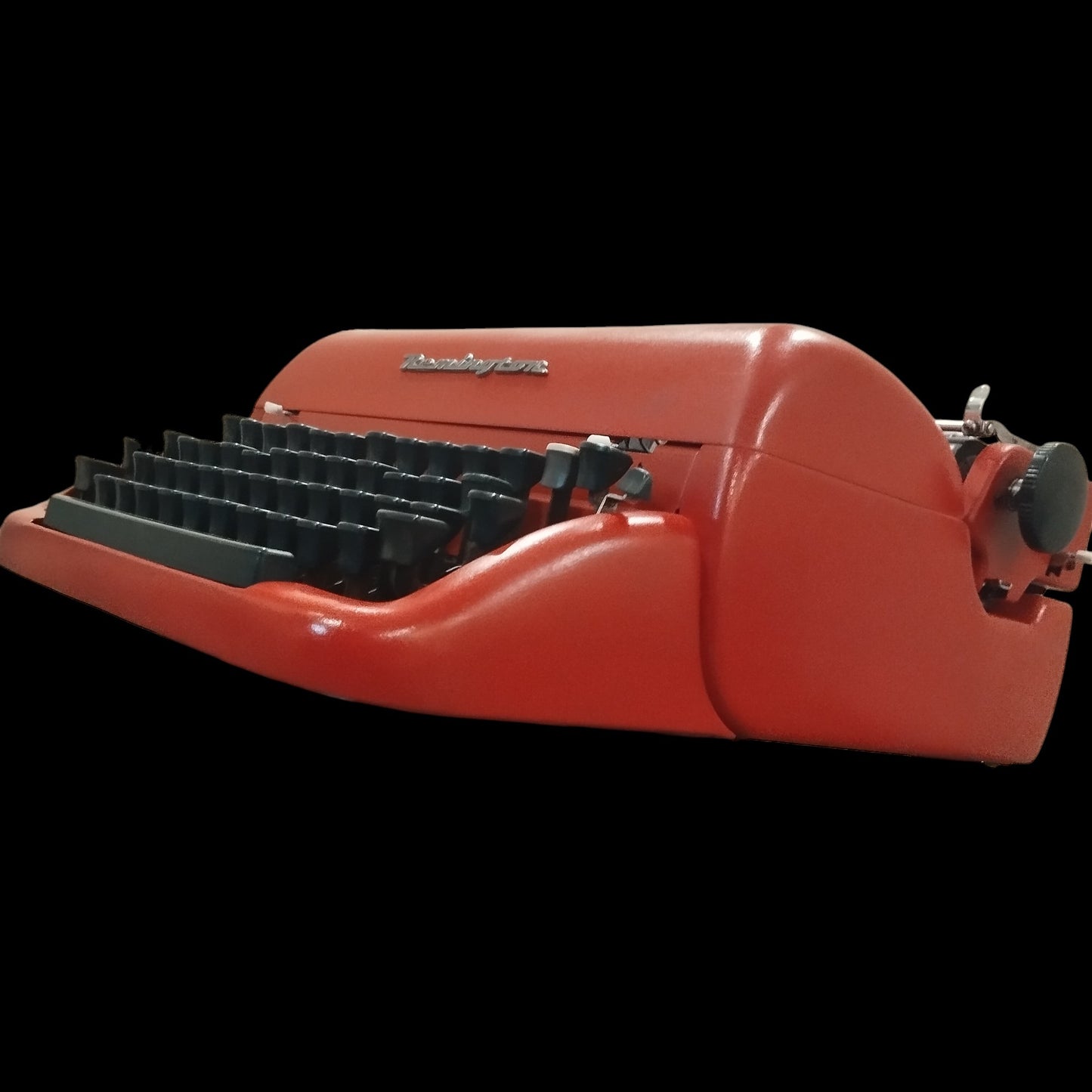 Image of Remington Personal Portable Typewriter. Available from universaltypewritercompany.in