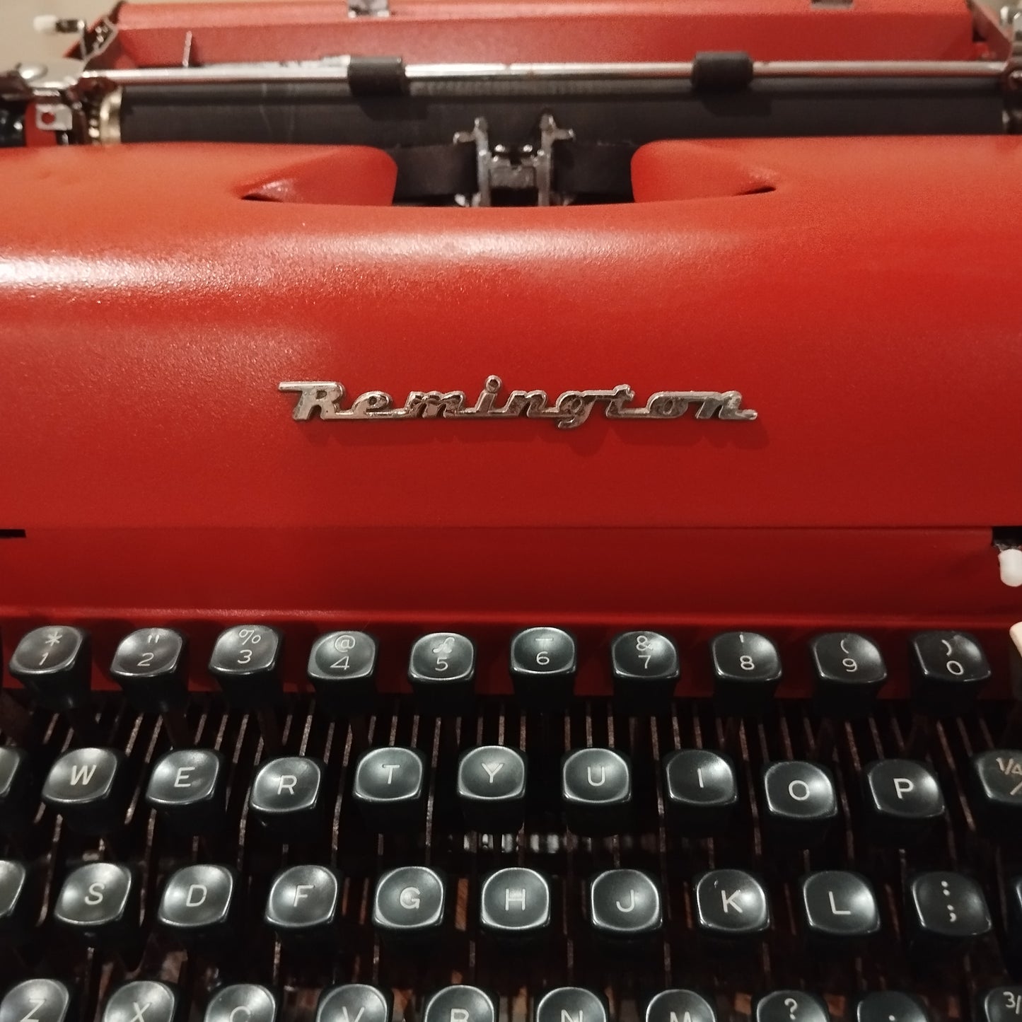 Image of Remington Personal Portable Typewriter. Available from universaltypewritercompany.in