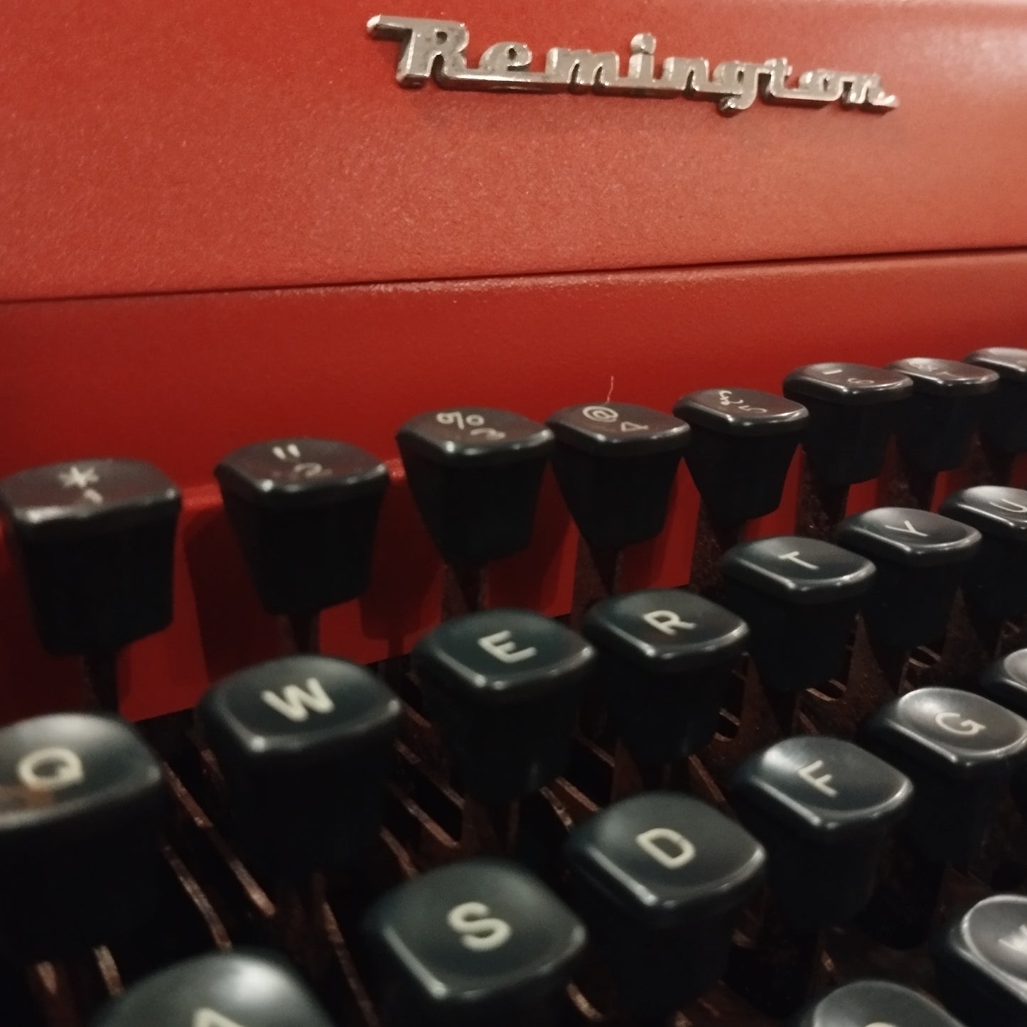 Image of Remington Personal Portable Typewriter. Available from universaltypewritercompany.in