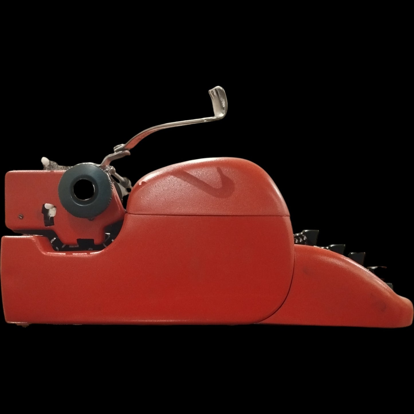 Image of Remington Personal Portable Typewriter. Available from universaltypewritercompany.in