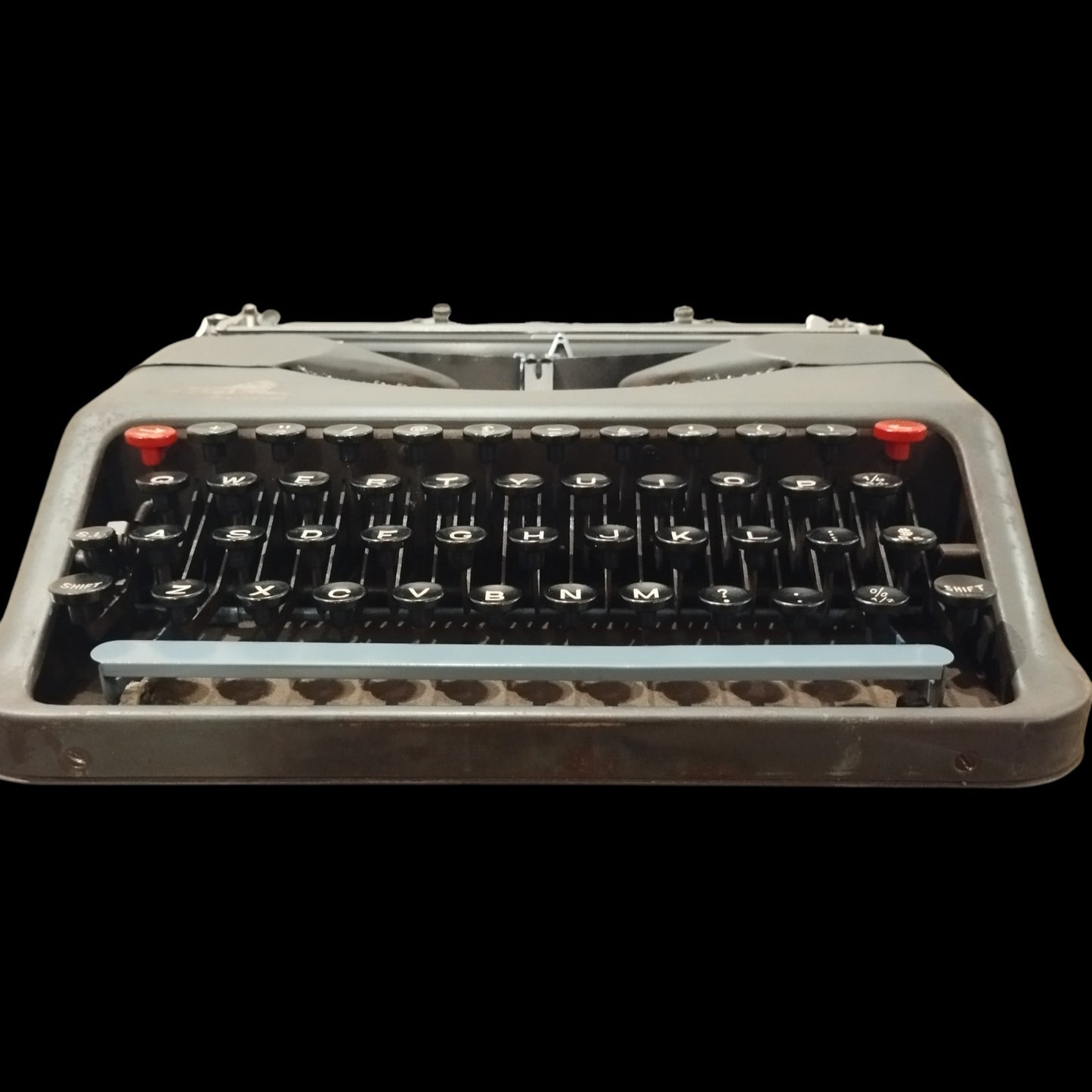 Image of Empire Aristocrat Typewriter. Available from universaltypewritercompany.in