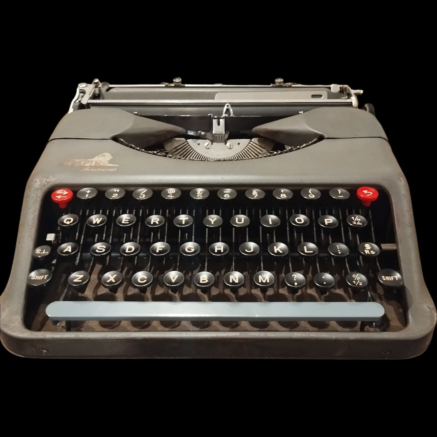 Image of Empire Aristocrat Typewriter. Available from universaltypewritercompany.in