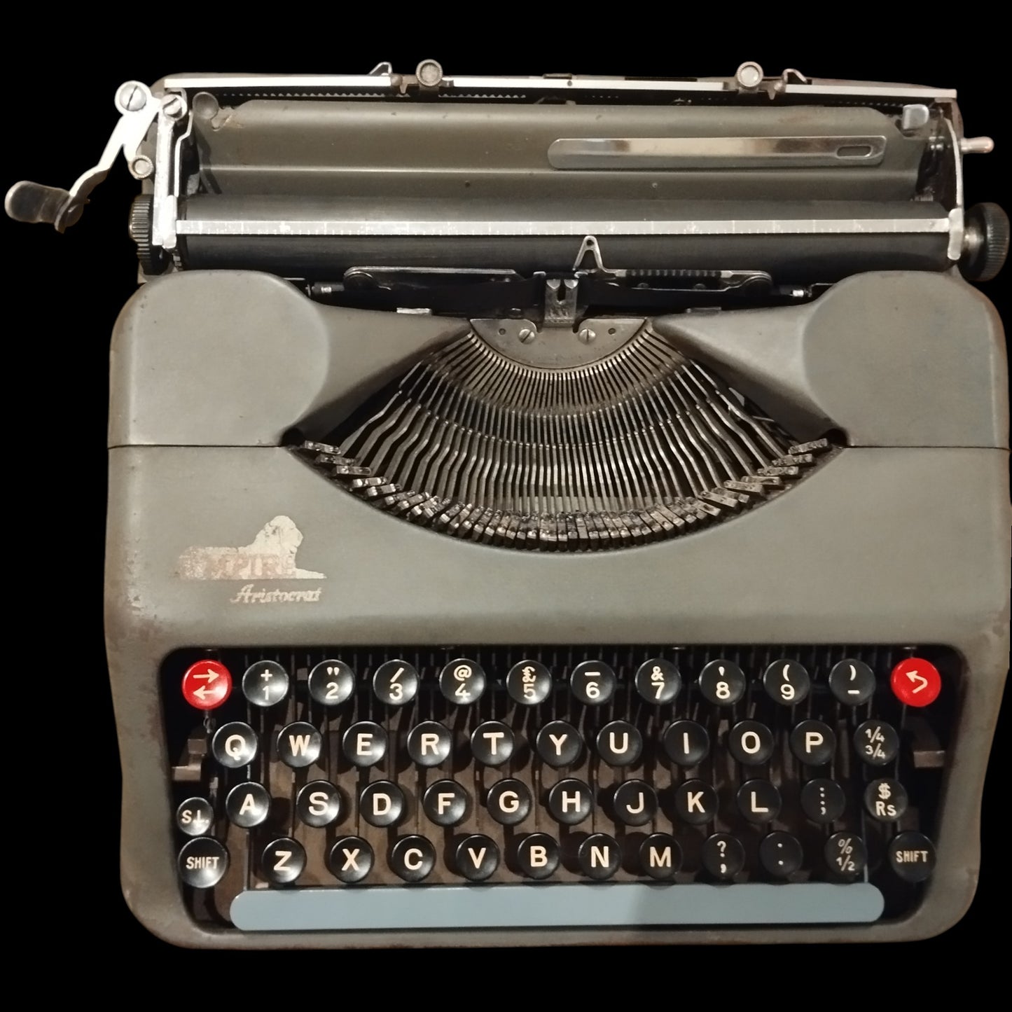 Image of Empire Aristocrat Typewriter. Available from universaltypewritercompany.in