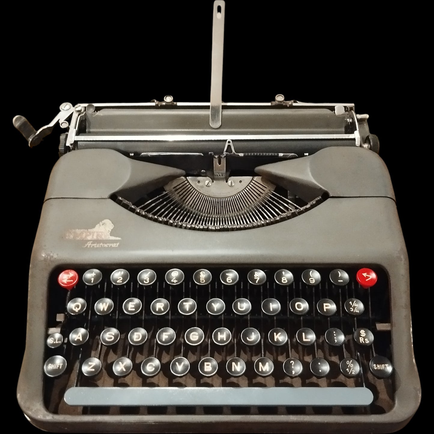Image of Empire Aristocrat Typewriter. Available from universaltypewritercompany.in
