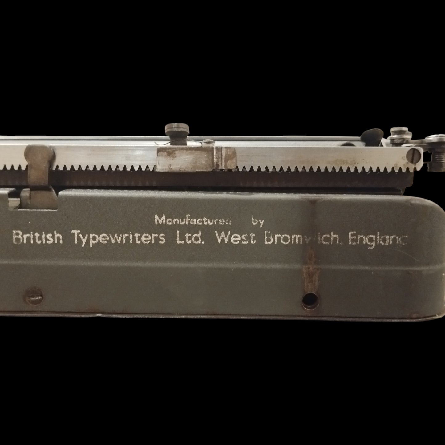 Image of Empire Aristocrat Typewriter. Available from universaltypewritercompany.in