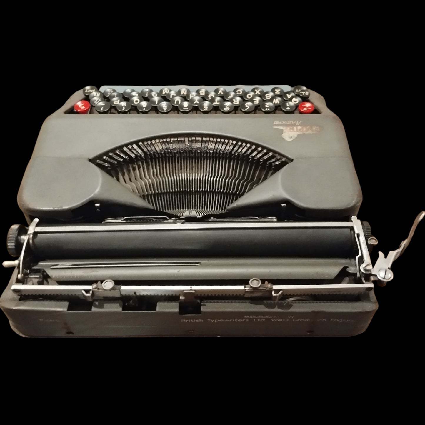 Image of Empire Aristocrat Typewriter. Available from universaltypewritercompany.in