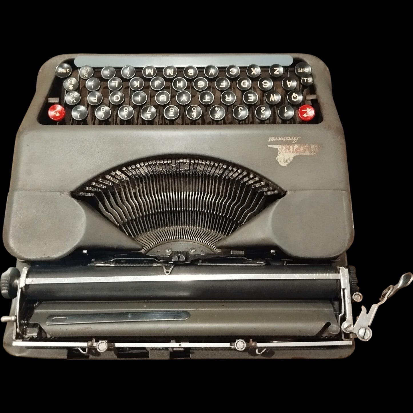 Image of Empire Aristocrat Typewriter. Available from universaltypewritercompany.in