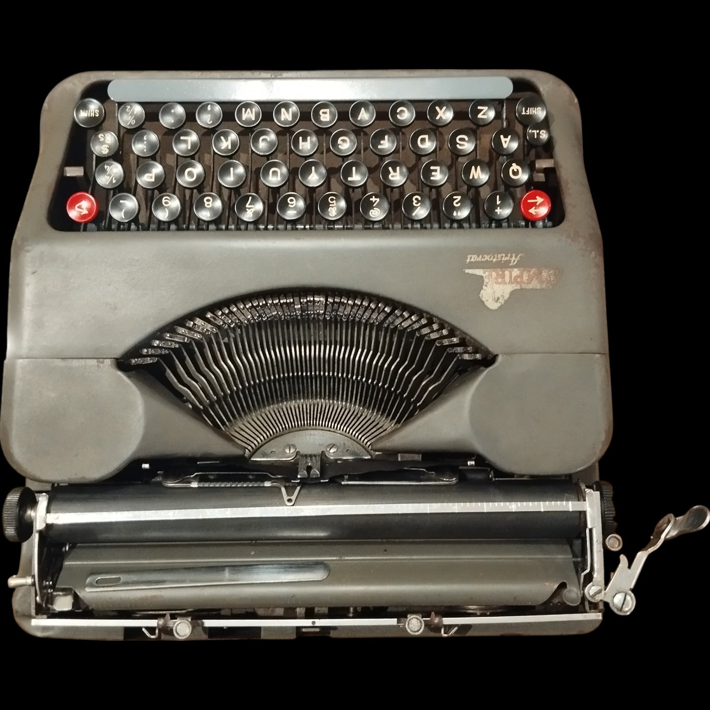 Image of Empire Aristocrat Typewriter. Available from universaltypewritercompany.in