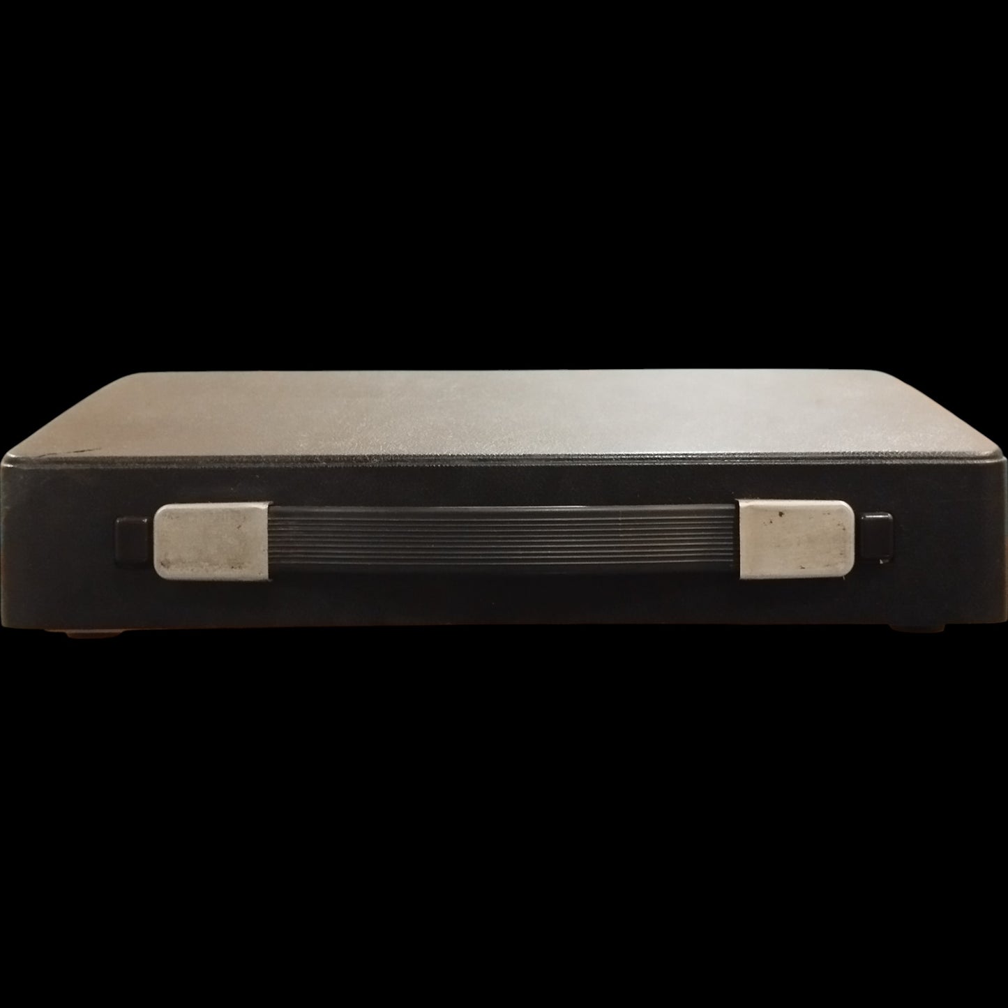 Image of Silver Reed Silverette Typewriter. Available from universaltypewritercompany.in