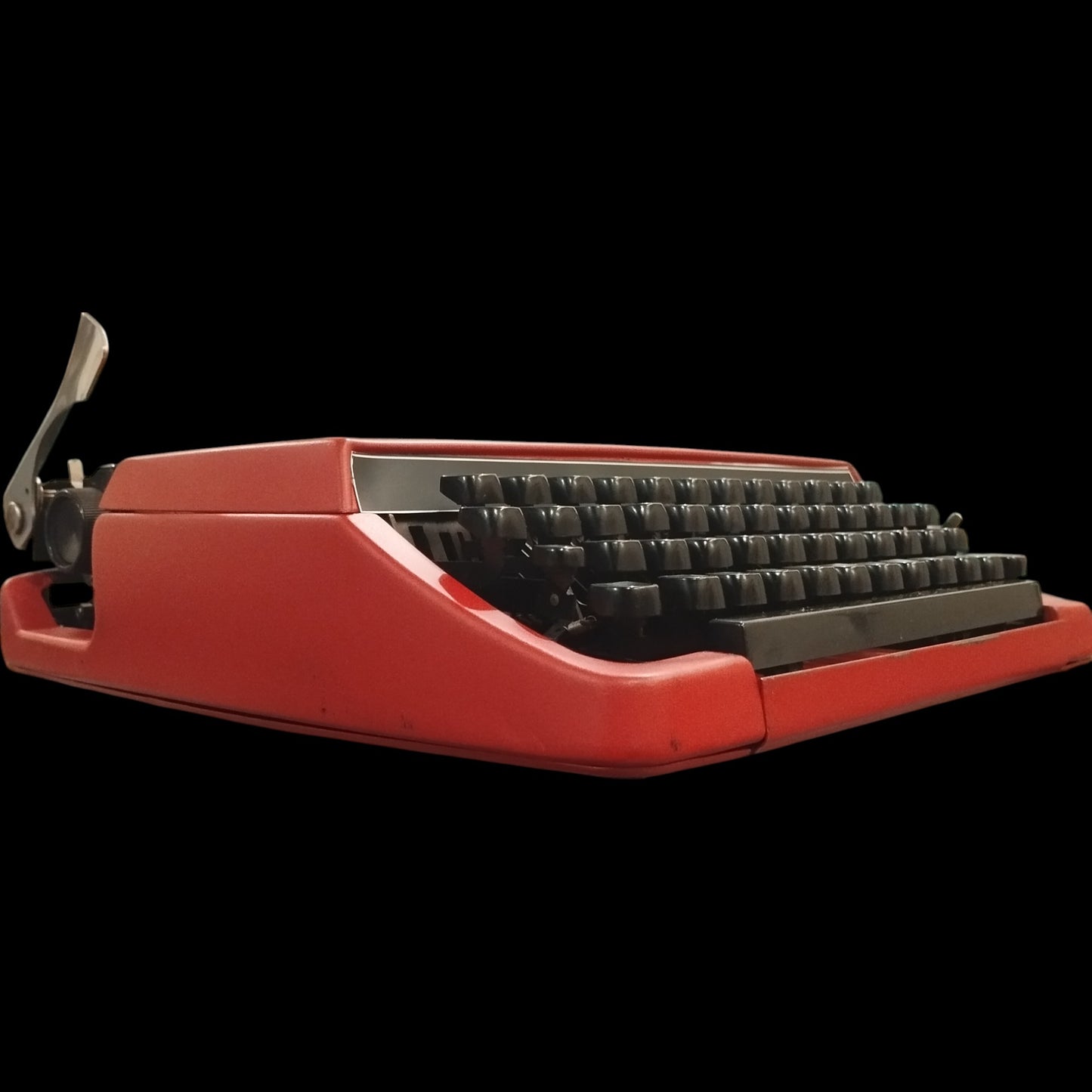 Image of Brother Deluxe 250TR Typewriter. Available from universaltypewritercompany.in
