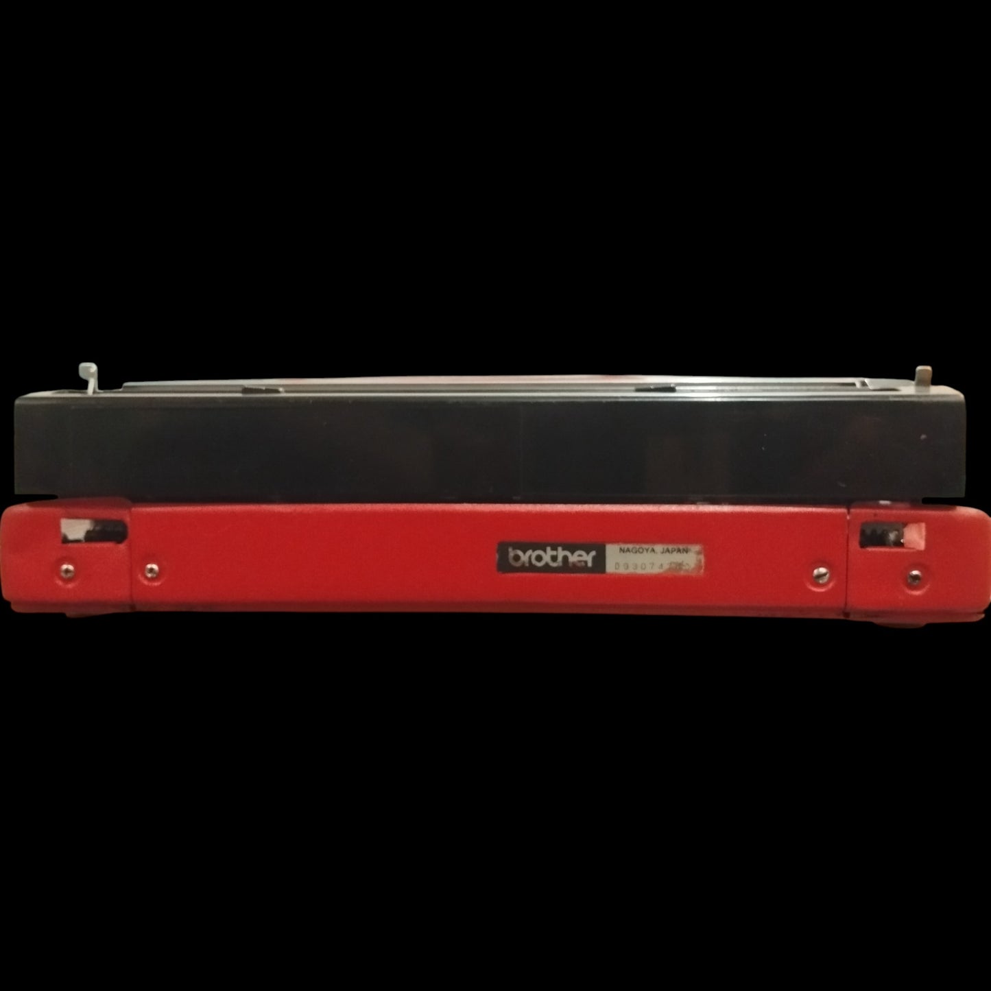 Image of Brother Deluxe 250TR Typewriter. Available from universaltypewritercompany.in