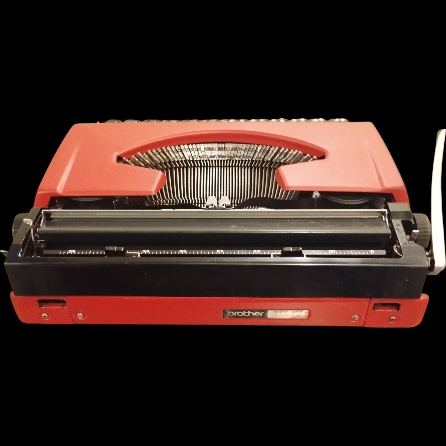 Image of Brother Deluxe 250TR Typewriter. Available from universaltypewritercompany.in