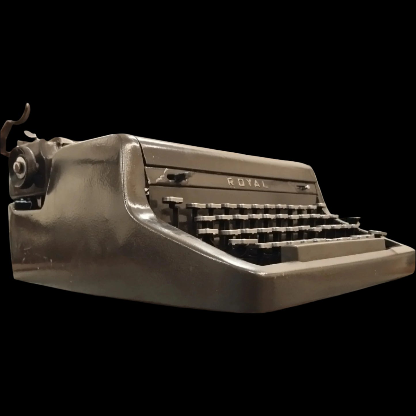 Image of Royal Quiet De Luxe Typewriter. Available from universaltypewritercompany.in