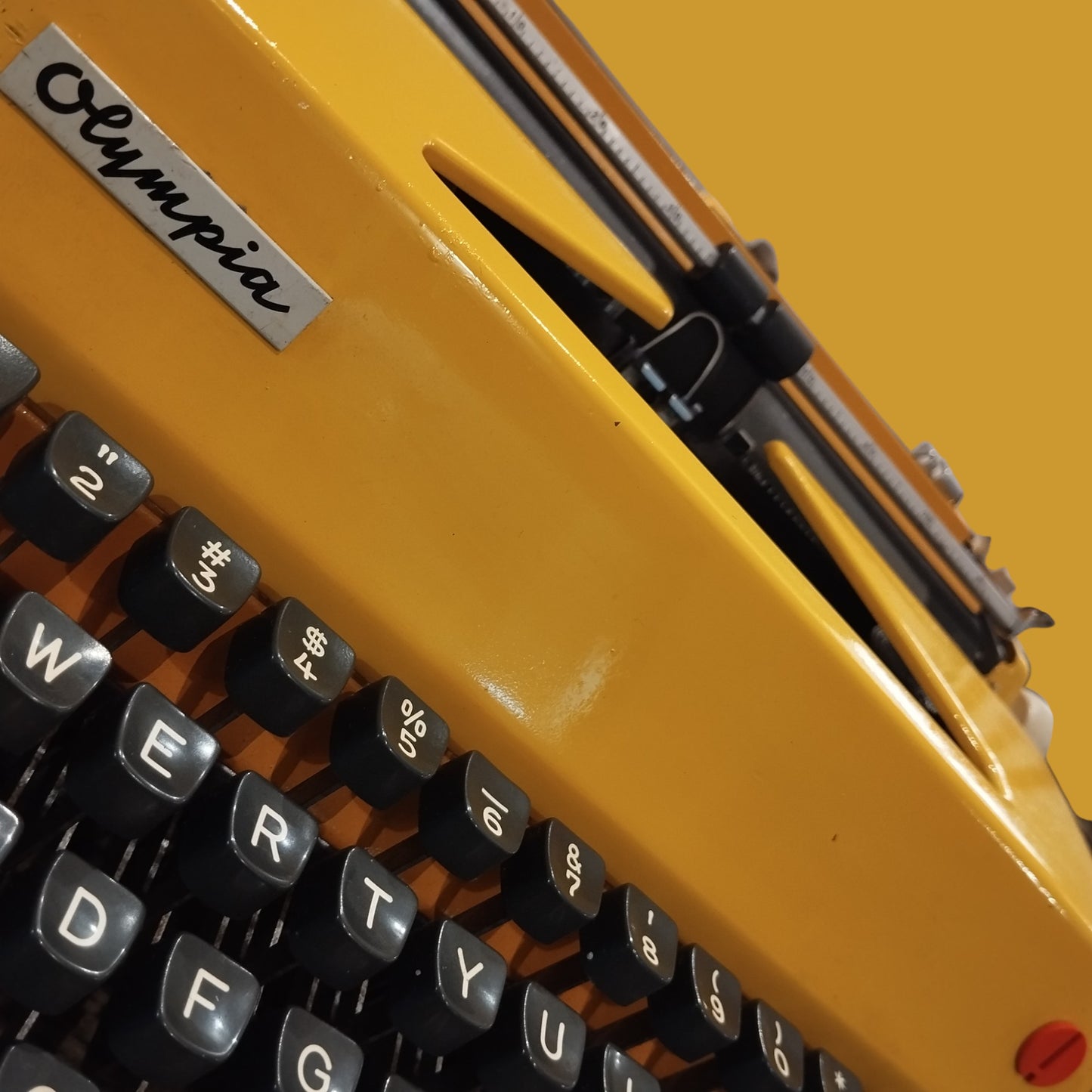Image of Olympia Typewriter. Available from universaltypewritercompany.in