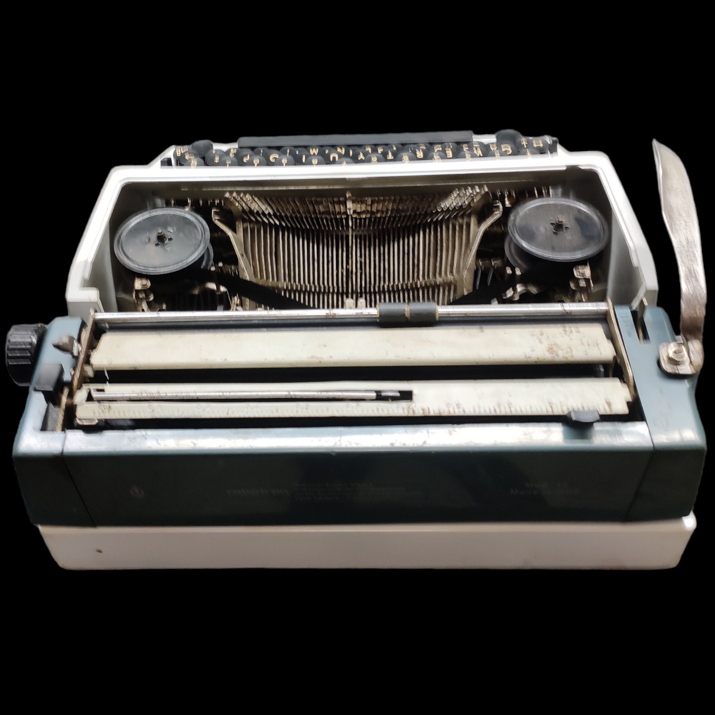 Image of Erika Typewriter. Available from universaltypewritercompany.in