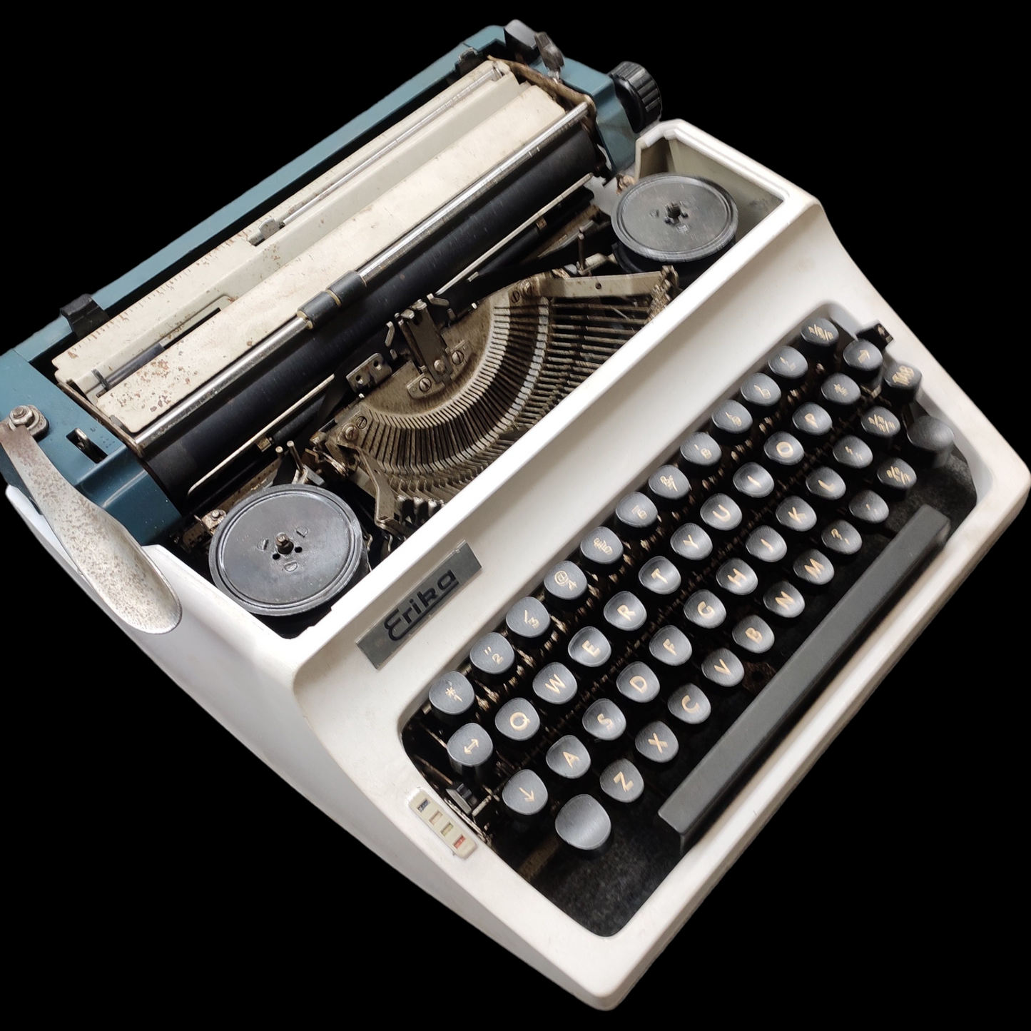 Image of Erika Typewriter. Available from universaltypewritercompany.in