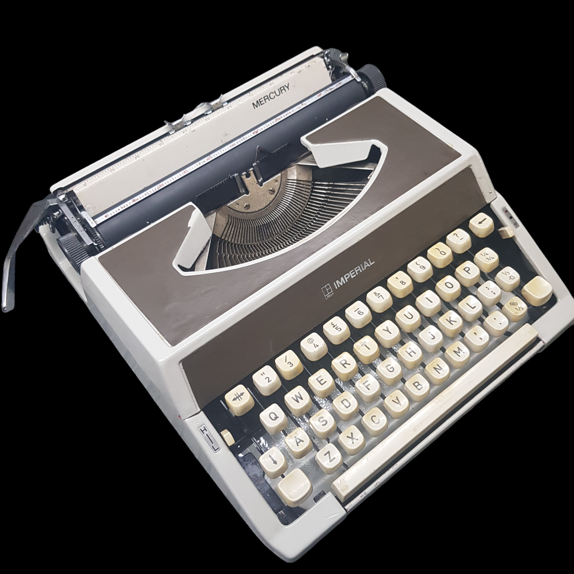 Image of Imperial Typewriter. Portable Typewriter. Made in Japan. Available from universaltypewritercompany.in