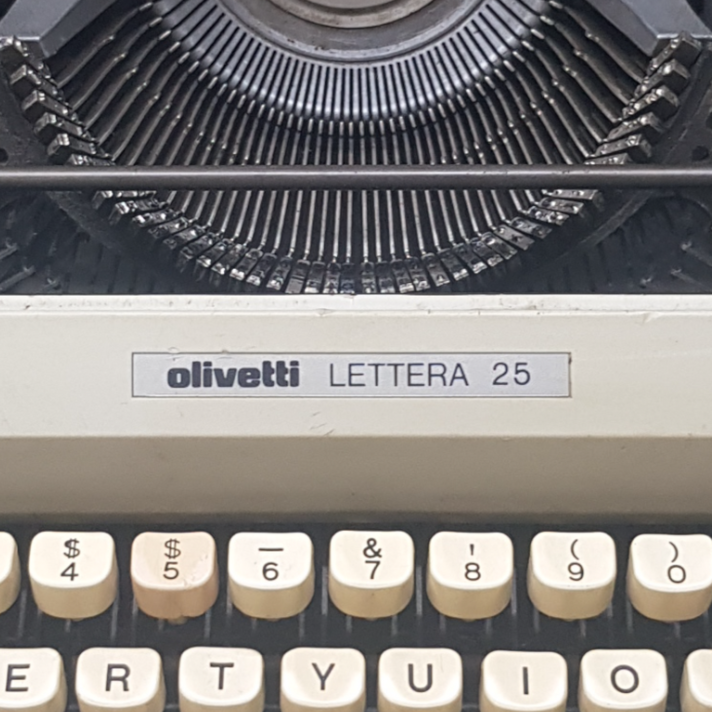 Image of Olivetti Lettera 25 Typewriter. Portable Typewriter. Made in Europe. Fibre Body. Available without top. Available from universaltypewritercompany.in