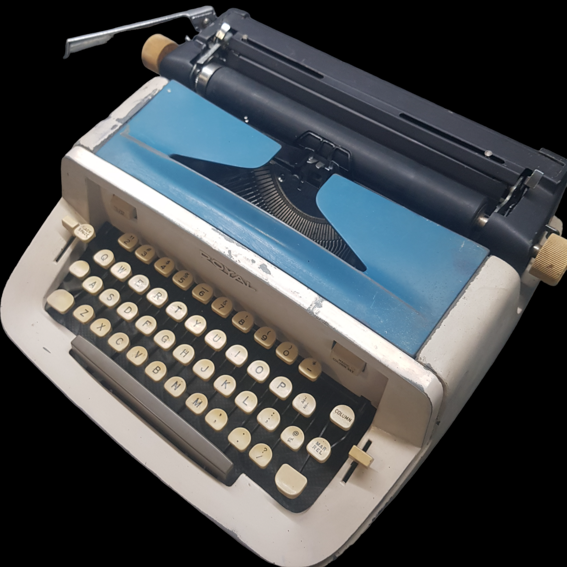 Image of Royal Safari Typewriter. A mid Size Rare Portable Typewriter. Made in the USA. Available from Universal Typewriter Company.