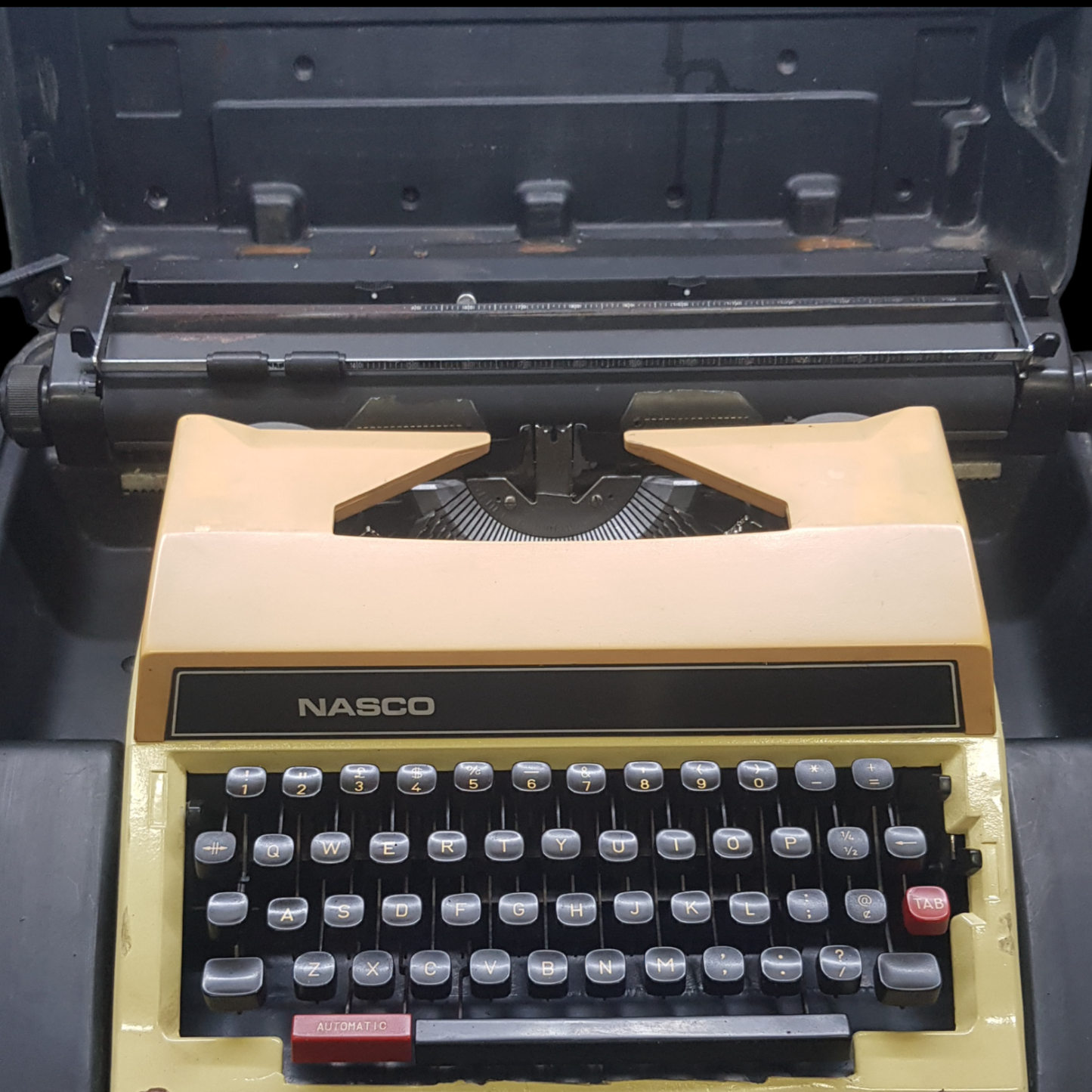 Image of Nasco 12 Typewriter. A Big Portable typewriter. Fibre Body. Available from Universal Typewriter Company.