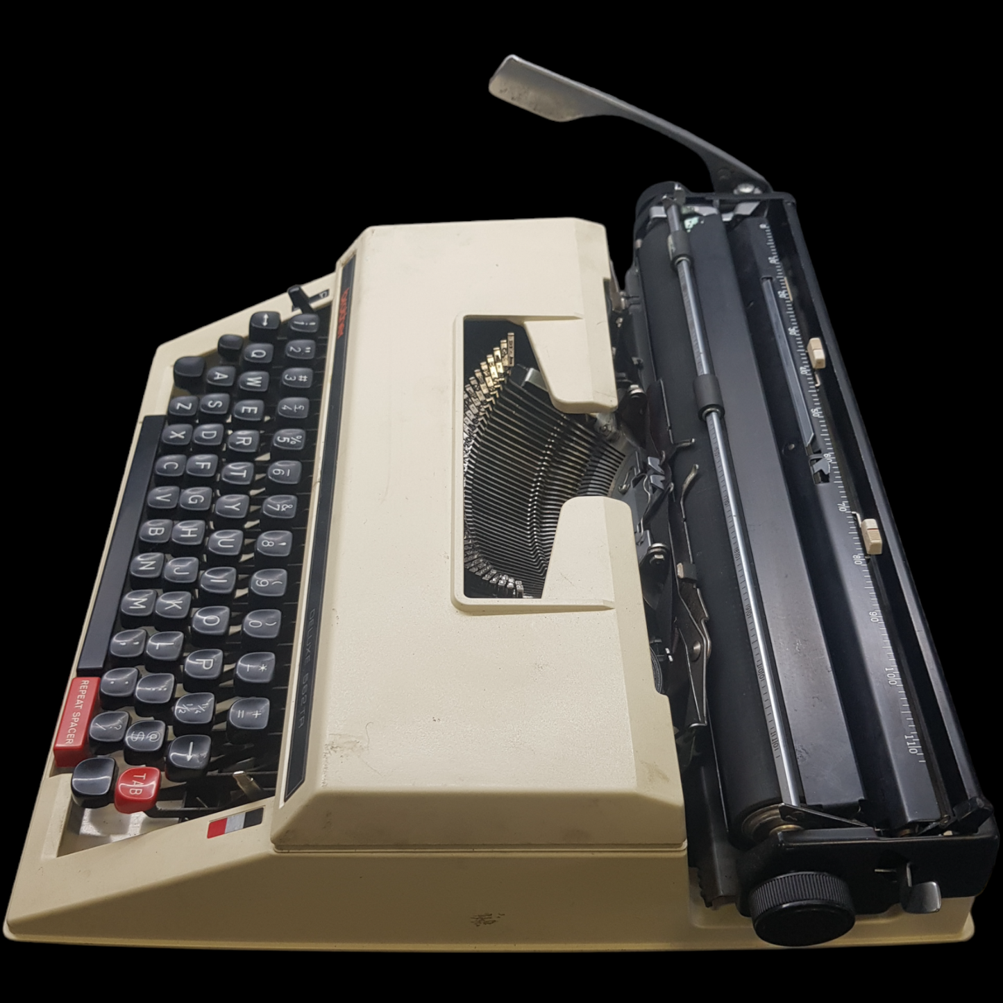 Image of Brother 562 TR Typewriter. Portable Typewriter. Fibre Body with TAB. Made in Japan. Available from universaltypewritercompany.in.