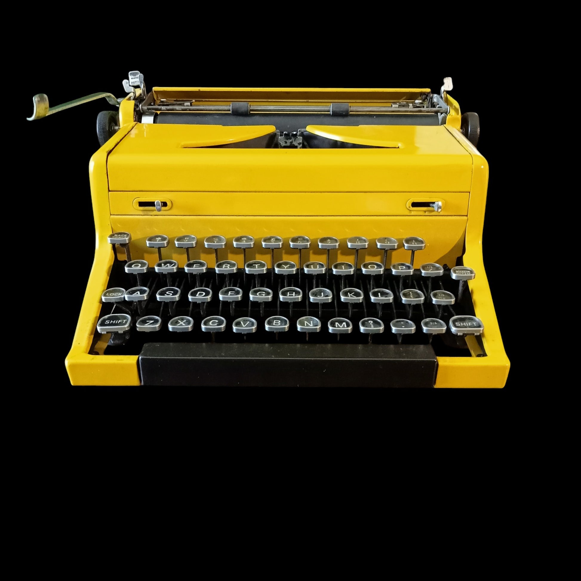 Image of Royal Vintage Typewriter. Available from universaltypewritercompany.in