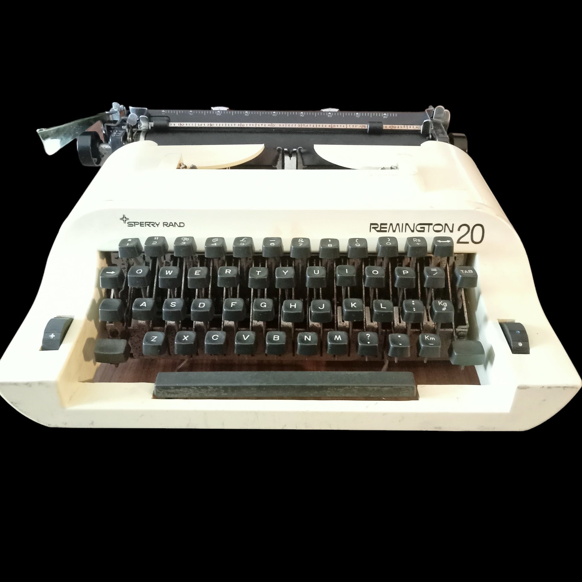 Image of Remington 20 Typewriter. Available from universaltypewritercompany.in