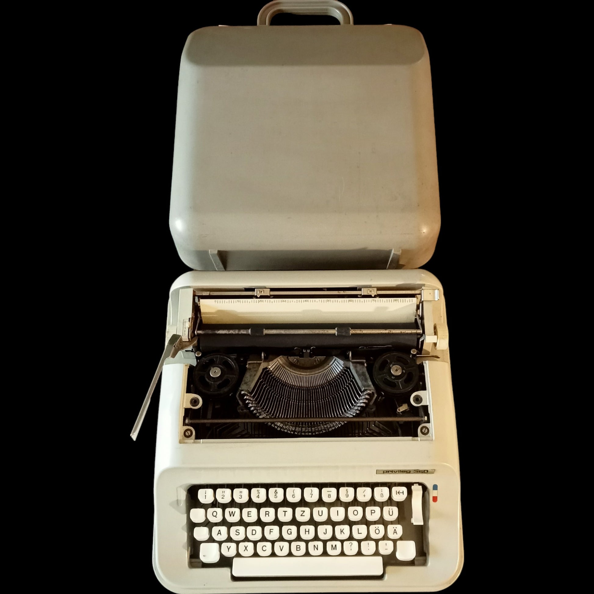 Image of Privileg 350 Typewriter. Available from universaltypewritercompany.in