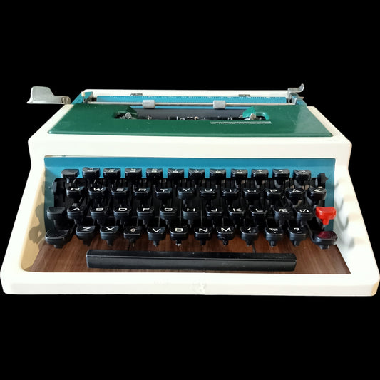 Image of Underwood 315 Typewriter. Available from universaltypewritercompany.in