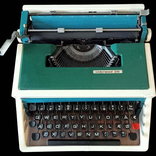 Image of Underwood 315 Typewriter. Available from universaltypewritercompany.in