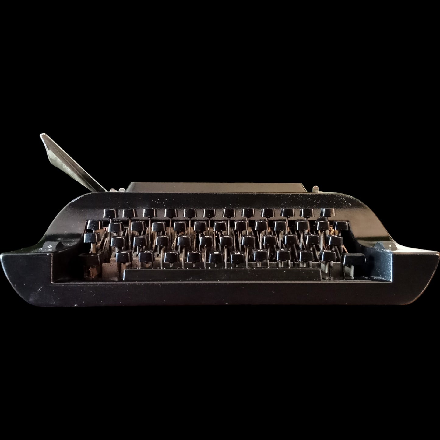 Image of Remington 20 Typewriter. Available from universaltypewritercompany.in