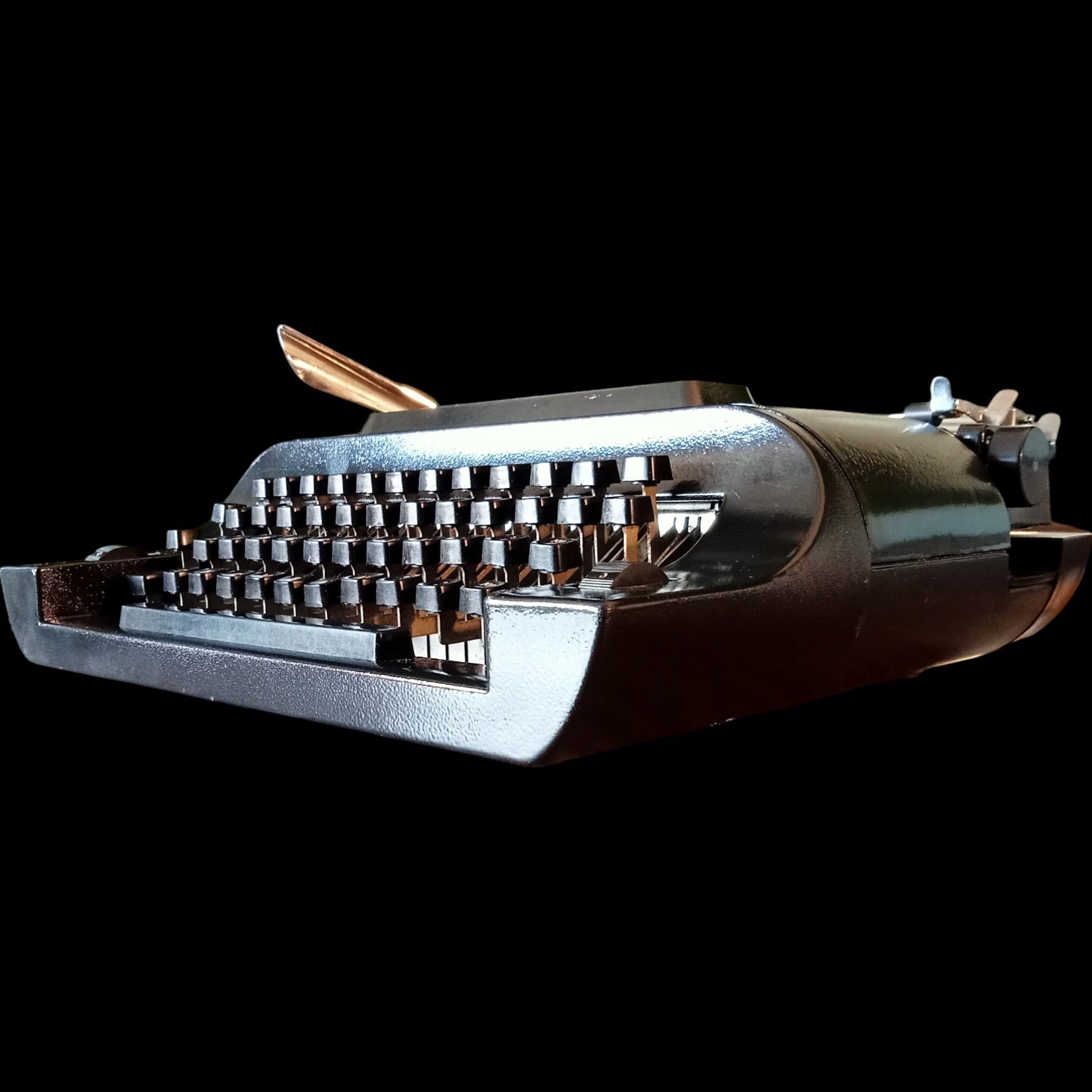 Image of Remington 20 Typewriter. Available from universaltypewritercompany.in